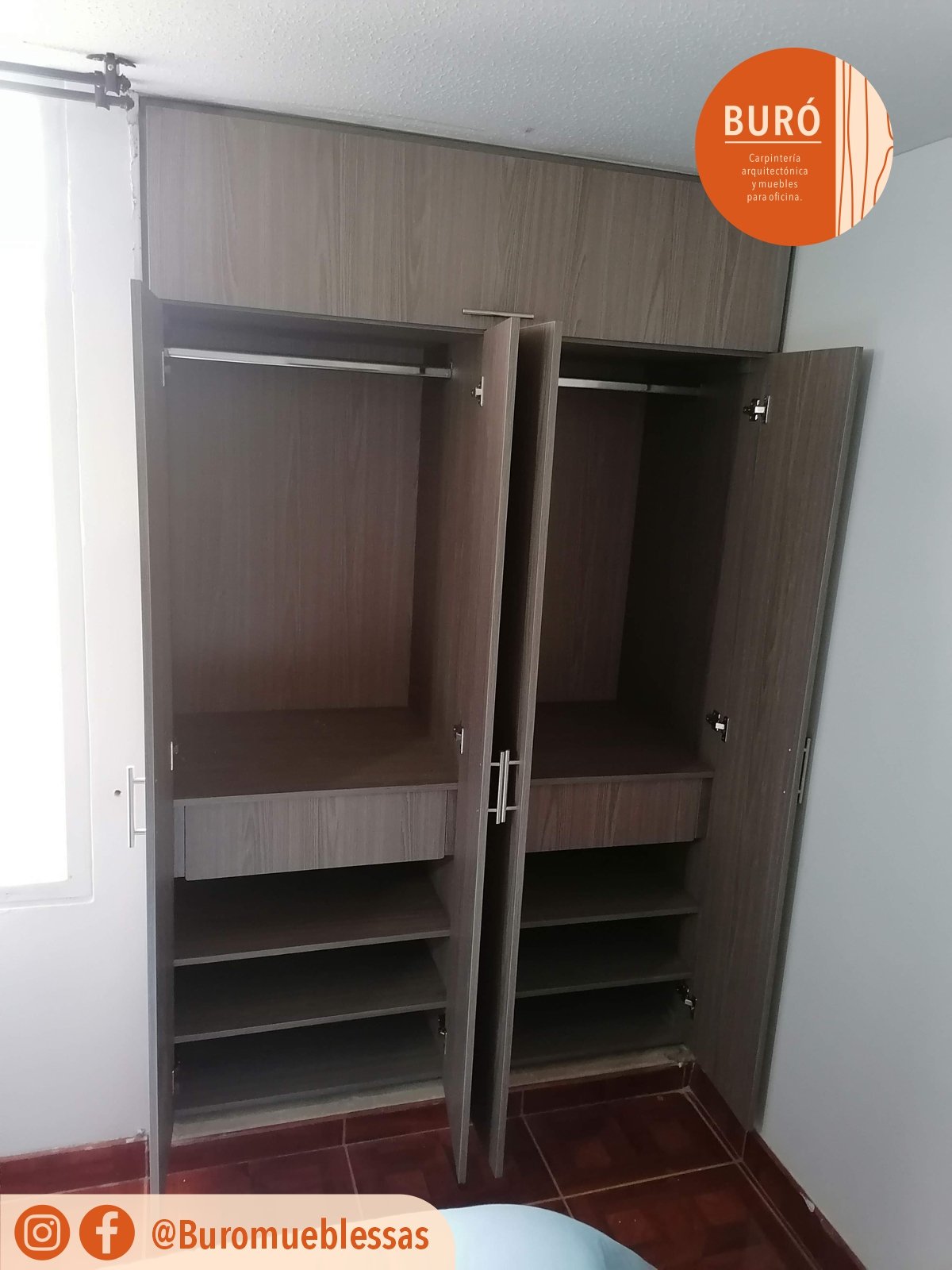 Closet puertas habatibles 0.0.jpg